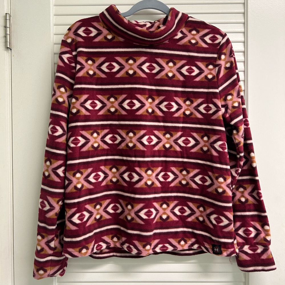 Mountain & Isles sweater